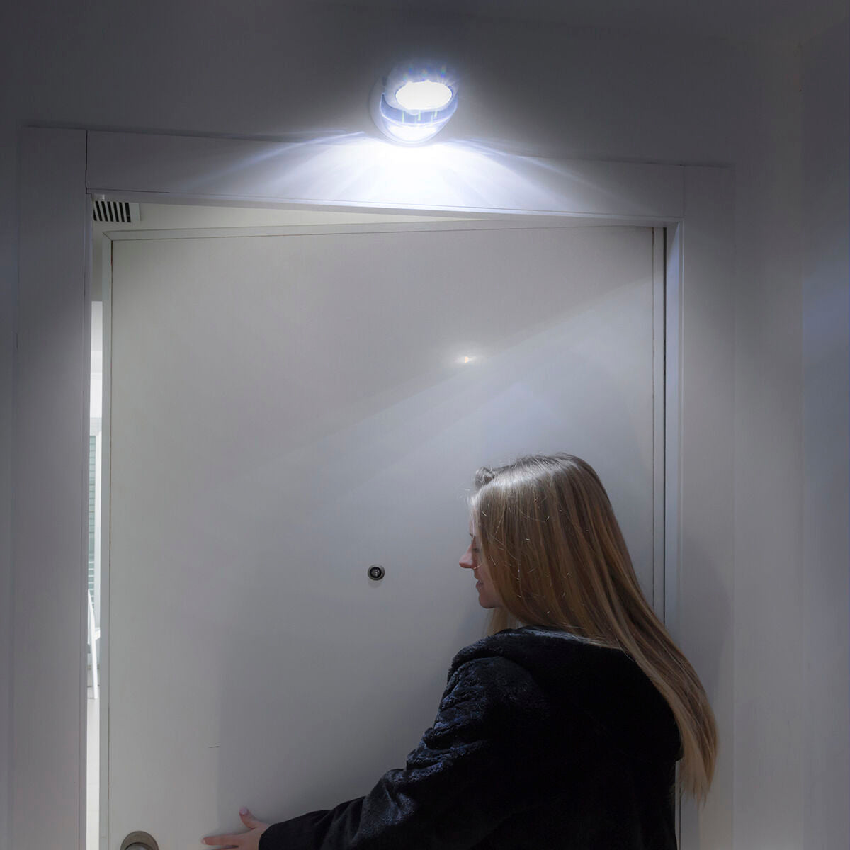 Lámpara LED con Sensor de Movimiento InnovaGoods